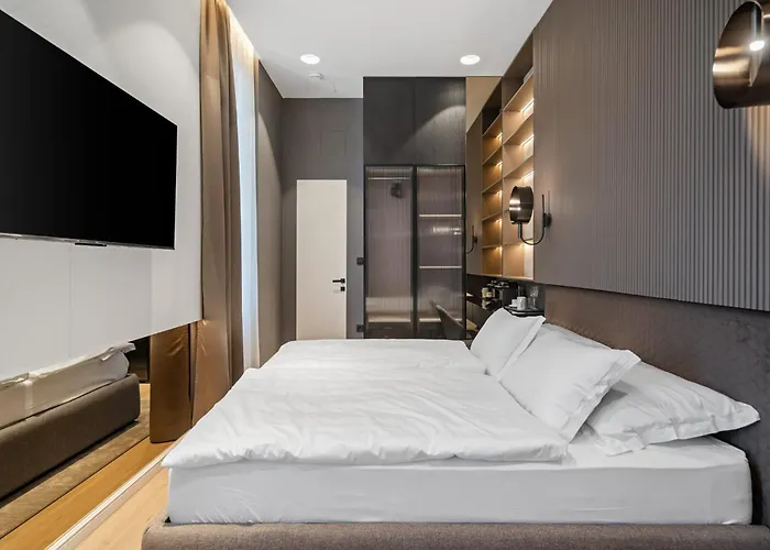 Monamel Luxury سبليت